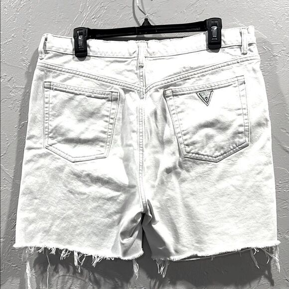 🔥 Vintage GUESS JEANS White Bleach Washed Denim Cut-Off Shorts Sz 36 - EXCELLEN - Picture 1 of 14